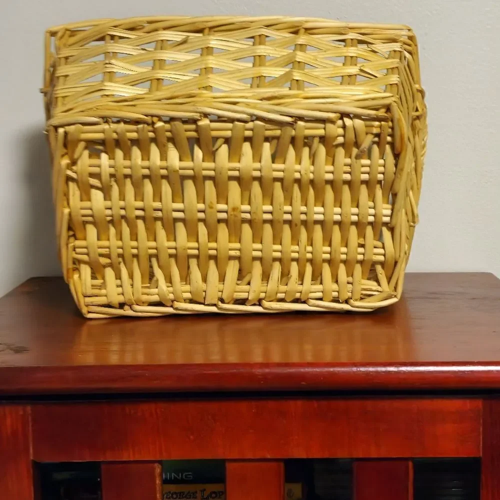 Vintage wicker basket with handles